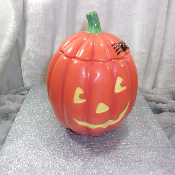 COPY - H-182 VINTAGE HALLMARK LIDDED PUMPKIN JAR/JACK-O-LANTERN TREAT JAR - Picture 2 of 11